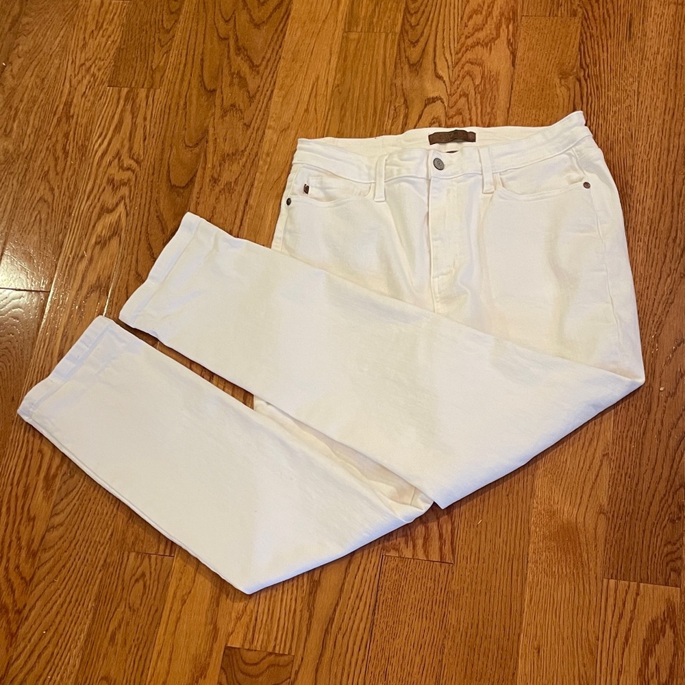 Judy Blue Women's White Straight Leg Jeans - Picture 2 of 7
